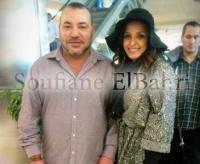 مواطنة مغربية للملك: "كانبغيك بزاف" .. وهذا رد الملك!
