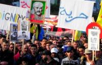 أكثر من 50 شخصية وطنية توقع عريضة للمطالبة بالافراج عن معتقلي حراك الريف