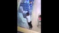 حيل جديدة للسرقة بأحد الأسواق الممتازة