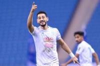 بالفيديو.. المغربي "مراد باتنة" يقود الفتح لسحق رفاق "رياض محرز" بخماسية في الدوري السعودي