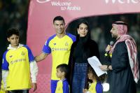 بسبب قوانين السعودية، هل يضطر رونالدو إلى الزواج من "جورجينا"؟ .. فايسبوكيون ساخرون: "ملك اليمين" هو الحل