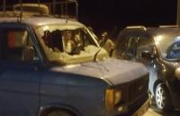 خطير ... منحرفون في حالة هيجان يهاجمون سيارات المواطنين بأسلحة بيضاء بطنجة
