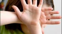 قلعة السراغنة : محاصرة أستاذ متهم بتقبيل تلميذة داخل الفصل