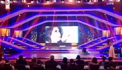 لحظة سقوط ملكة جمال لبنان