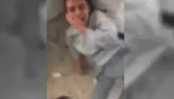 صدمة في تركيا بعد تداول فيديو لشاب يعتدي على شقيقته ويسكب الماء المغلي عليها