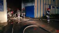 حريق مهول وانفجارات تثير الرعب بالمنطقة الصناعية لمغوغة بطنجة