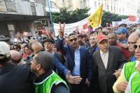 خمس مركزيات نقابية تعلن بالدار البيضاء عن تنظيم مسيرة وطنية يوم 3 أبريل المقبل