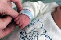 العثور على رضيع حي يرزق بجانب مقر جماعة قروية وهذا مصيره