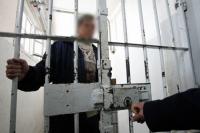 هل الحصولُ على شهادةٍ علميّةٍ أو تكوينٍ أكاديميٍّ كافٍ لتسليم سجينٍ سجلًا عدليًّا خاليًا من السوابقِ؟