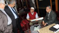صورة بائع ملابس داخل البرلمان المغربي تثير عاصفة