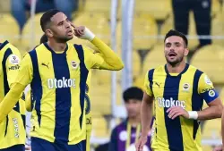 النصيري يشعل الإعلام التركي بردّ مثير للجدل على جماهير فنربخشة