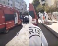 غريب.. مواطنون بالدار البيضاء يتجمهرون بالقرب من مصابة بفيروس كورونا