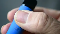 دول أوروبية تمضي نحو حظر السجائر الإلكترونية ذات الاستخدام الواحد