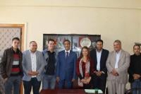موخاريق يتوعد بالانتصار لـ " صاحبة الجلالة " بعد مصادرة حق الصحفيين في تغطية دورات المجالس المنتخبة