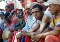 قرابة نصف المغاربة بإسبانيا عاطلون