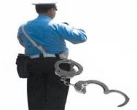 خطير : شخصان يعترضان سبيل شرطيين ويسرقان منهما الأصفاد بطنجة