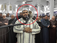 بالصورة.. الجزائر تكرم الإمام "صاحب القطة" والحادث يثير أكثر من علامة استفهام