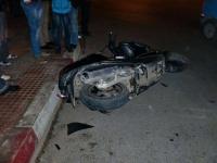 اصطدام دراجة نارية بحاجز حديدي يسفر عن وفاة شاب والسائق يقدم على فعل غريب