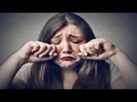 لماذا تبكى النساء أكثر ؟