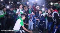 شاهد هيستيريا جمهور الرجاء بعد التتويج بالكأس القارية على حساب فيتا كلوب