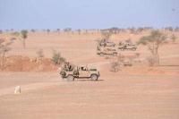 خطير : الجيش الجزائري يجري مناورات عسكرية على الحدود مع المغرب