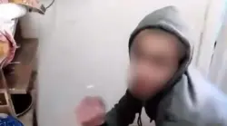 في فيديو صادم.. "وحش بشري" يعذب والدته بالكهرباء للحصول على ثمن المخدرات