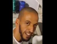 بالفيديو: مغربي يتوضأ في الحرم وهو مبتور اليدين والأرجل
