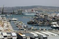 ميناء طنجة المتوسطي يعيش حالة من "البلوكاج"