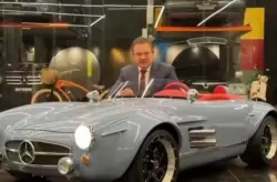 سيارة أطفال بسعر خيالي.. مرسيدس SL300 مصغّرة تبهر الأثرياء