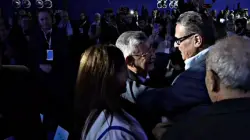 المشاركون بالمحطة الثانية عشرة "لمسار الإنجازات" يخصون أخنوش باستقبال حار في مدينة طنجة