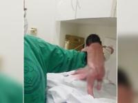 بالفيديو: طفلة برازيلية تمشي بعد دقائق من ولادتها