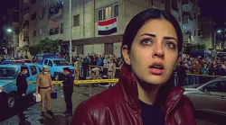 آخر كلماتها: "خلو بالكم من عيالي"… سيدة تنهي حياتها على المباشر وسط صدمة كبيرة في الشارع المصري (فيديو)