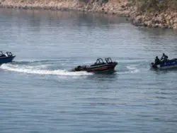 فيديو يظهر لحظة تصادم زورقين سريعَين في الهند