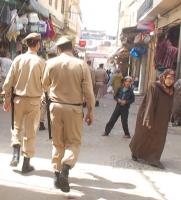 ابنة منعش عقاري تدهس بسيارتها عنصرين من القوات المساعدة و تلوذ بالفرار