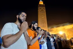 تقرير دولي صادم.. جيل الشباب المغربي الحالي أقل تمسّكاً بالشعائر الدينية والمجتمع بسير نحو العلمانية