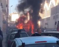 النيران تلتهم سيارة نقل مليئة بالقماش بالدار البيضاء والشكوك تحوم حول الحادث