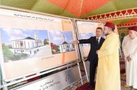 أمير المؤمنين يضع الحجر الأساس لبناء مسجد بالرباط