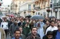 مغاربة مليلية يتظاهرون ضد منعهم من شراء المواد الغذائية من المغرب