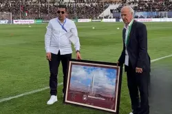 الهدية قوبلت بـالحجارة".. مبادرة رائعة لأولمبيك آسفي وأعمال شغب جماهير اتحاد العاصمة قبل انطلاق قمة الكونفدرالية