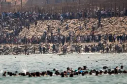 إسبانيا تعلن مصرع 9 مهاجرين حاولوا العبور سباحة إلى سبتة