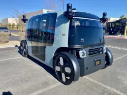 أمازون تسحب سيارات Zoox ذاتية القيادة بعد حادثة كادت أن تتحول إلى مأساة