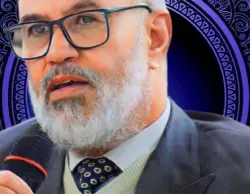 احتجاجات خارج المَألُوف بالمغرب: حينما يَرتَقي الغَـضَب إلى أَعلَى الأعمِدَة وينامُ فَوق الخَزَّانات