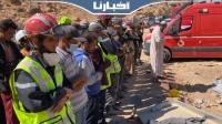 تأثر وبكاء رجال الوقاية المدنية بعد انتشال جثة ضحية من تحت الأنقاض