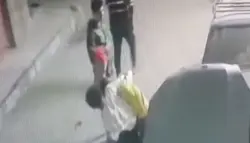 صديق يتحول إلى خطر قاتل.. فيديو محاولة خنق يهز المصريين