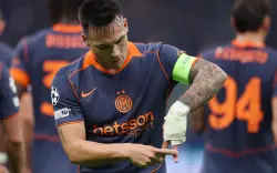 بالصور .. لفتة رائعة من نجم الإنتر "لاوتارو مارتينيز" تجاه "أشرف حكيمي"