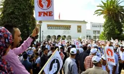 نقابة تعليمية تفتتح الموسم الدراسي بالإعلان عن إضراب وطني