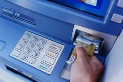 ​"ردوا البال".. شبكات إجرامية "تفرغ" الحسابات البنكية للمغاربة وتستنفر السلطات الأمنية