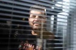 شبكة دولية لسرقة الهواتف تنكشف بالصدفة بعد فقدان جهاز في برشلونة