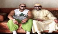 خاص...هذا هو سبب الظهور المتكرر للملاكم "أبو زعيتر" رفقة الملك "محمد السادس"