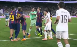 اشتباكات ومشادات بعد الكلاسيكو.. لامين جمال يشعل التوتر بين لاعبي ريال مدريد وبرشلونة(فيديو)
